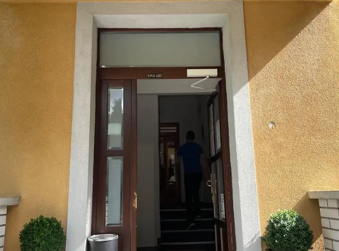 Na Zavisti Отель *